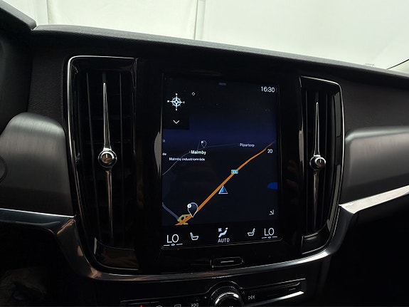 Volvo V90 18 of 30