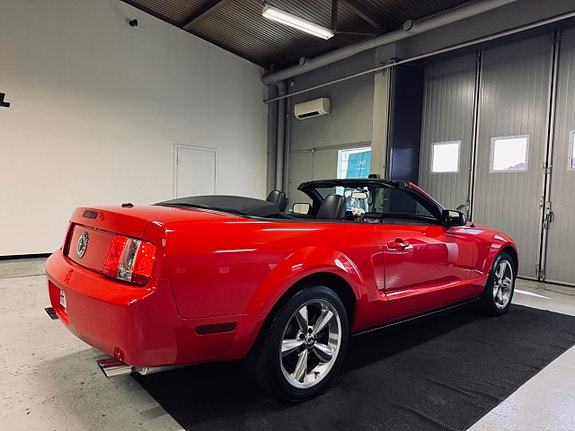 Ford Mustang 3 of 20