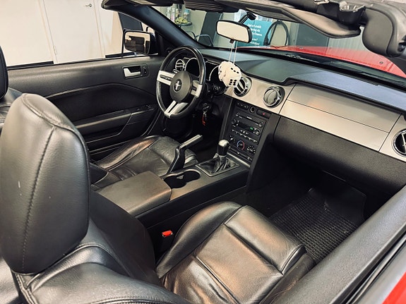 Ford Mustang 17 of 20
