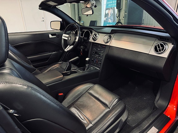 Ford Mustang 15 of 20