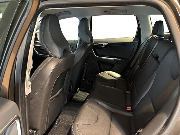 Volvo XC60 7 of 13