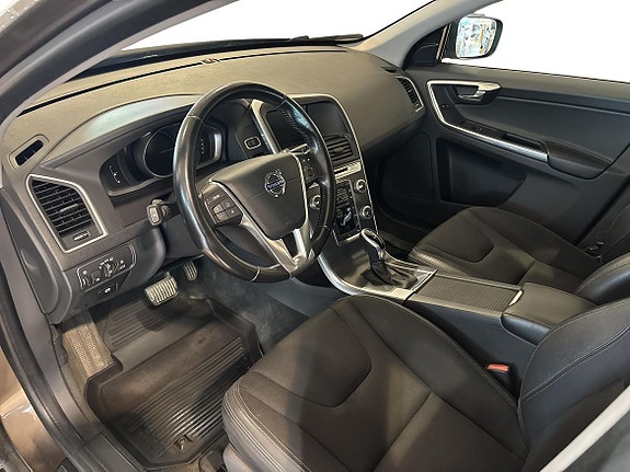 Volvo XC60 6 of 13