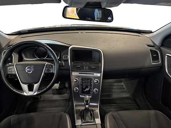 Volvo XC60 8 of 13