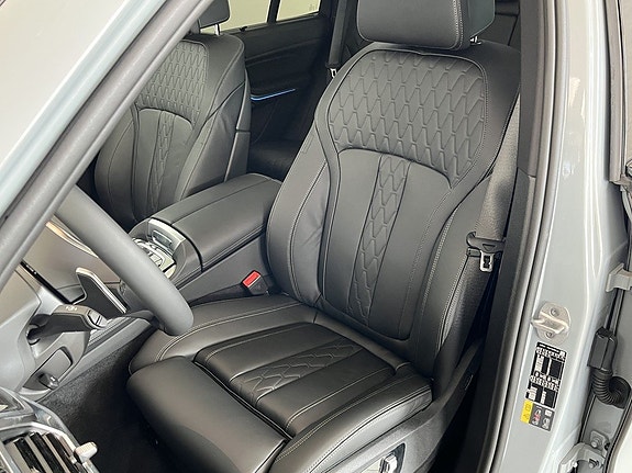BMW X5 8 of 17