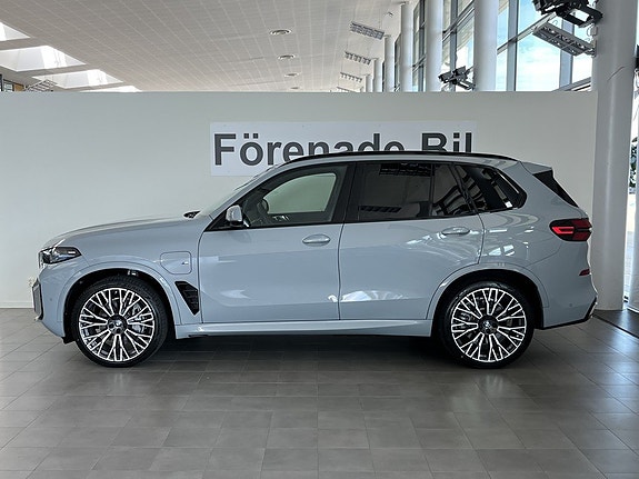 BMW X5 3 of 17
