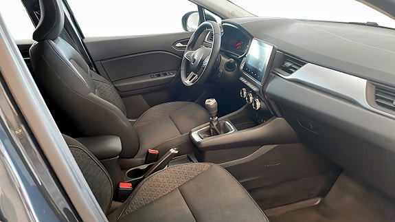 Renault Captur 3 of 12