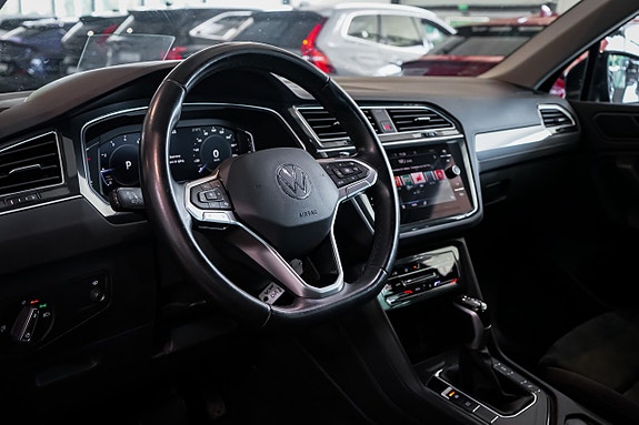 Volkswagen Tiguan 9 of 27