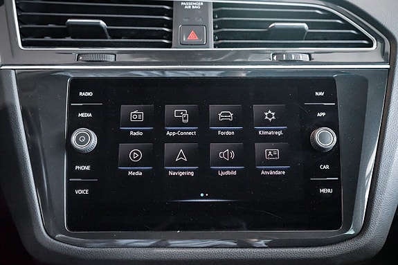 Volkswagen Tiguan 12 of 27