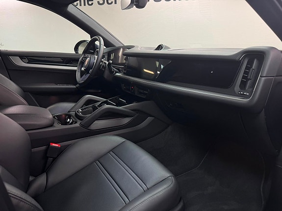 Porsche Cayenne Coupe 9 of 11