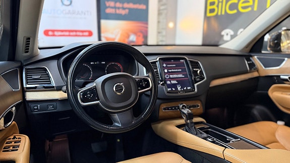 Volvo XC90 15 of 20