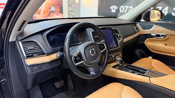 Volvo XC90 14 of 20