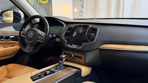 Volvo XC90 17 of 20