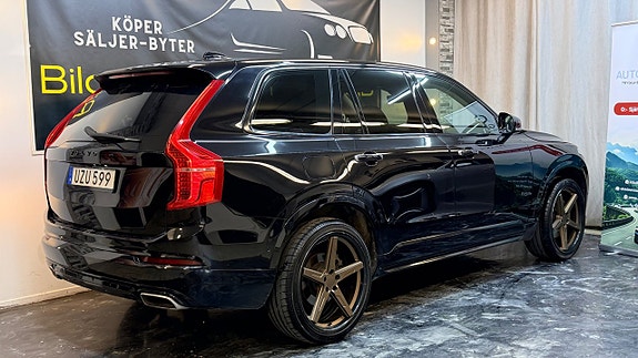 Volvo XC90 10 of 20