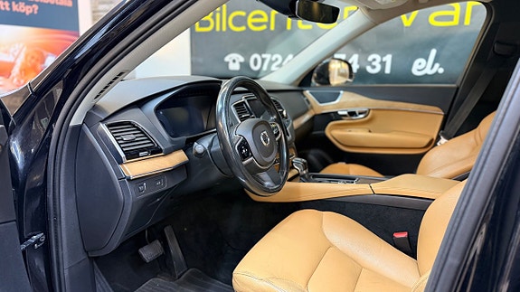 Volvo XC90 13 of 20