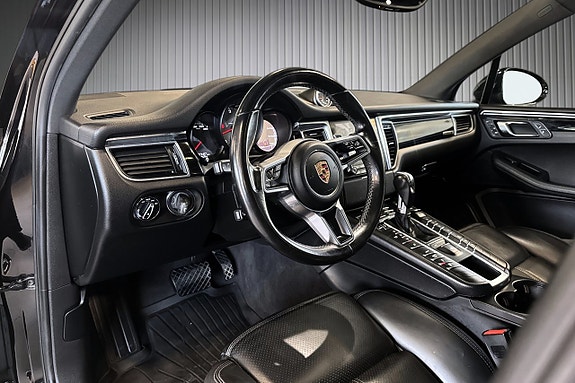 Porsche Macan 9 of 20