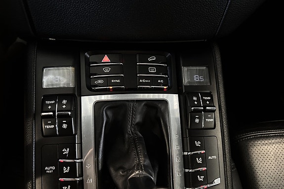Porsche Macan 18 of 20