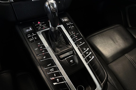 Porsche Macan 14 of 20