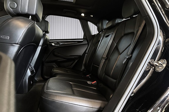 Porsche Macan 10 of 20