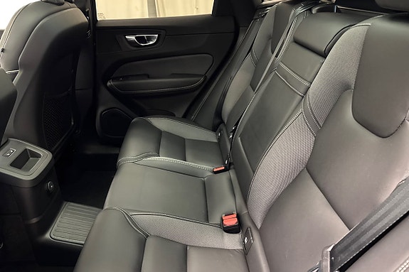 Volvo XC60 15 of 27