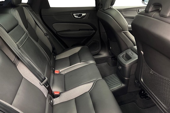 Volvo XC60 14 of 27