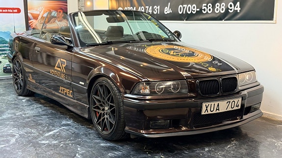 BMW 320i 4 of 5