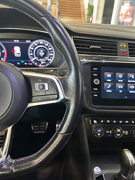 Volkswagen Tiguan Allspace 18 of 30