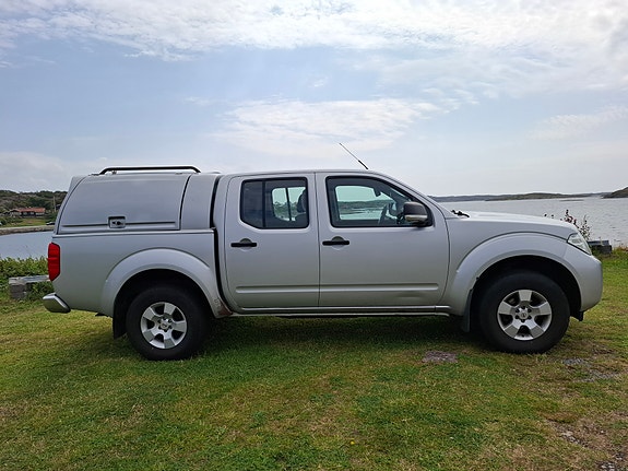 Nissan Navara 2 of 8