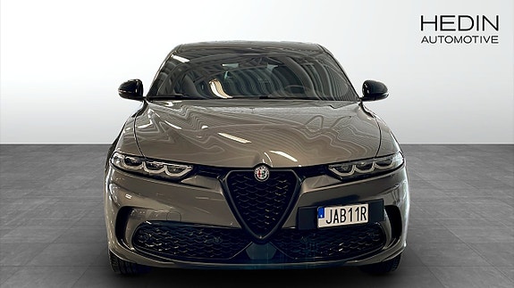Alfa Romeo Tonale 8 of 12