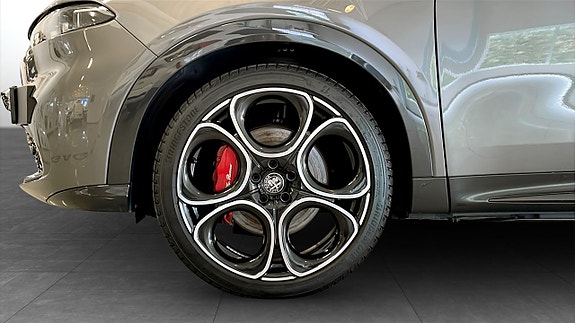 Alfa Romeo Tonale 9 of 12