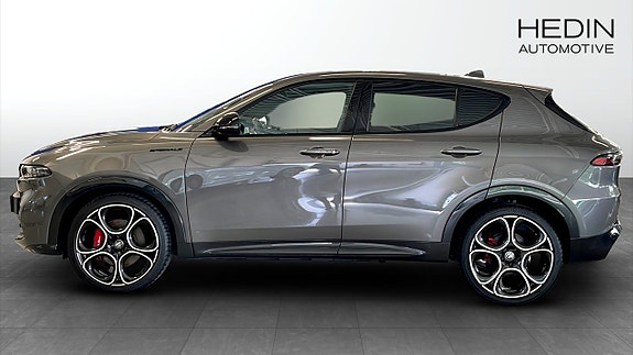 Alfa Romeo Tonale 6 of 12