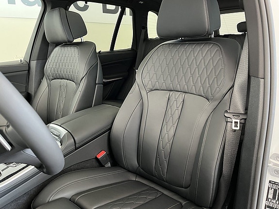 BMW X5 8 of 17