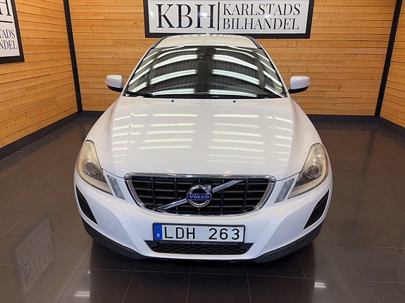 Volvo XC60 8 of 24