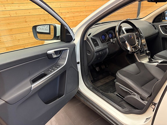 Volvo XC60 12 of 24