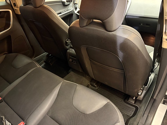 Volvo XC60 19 of 24