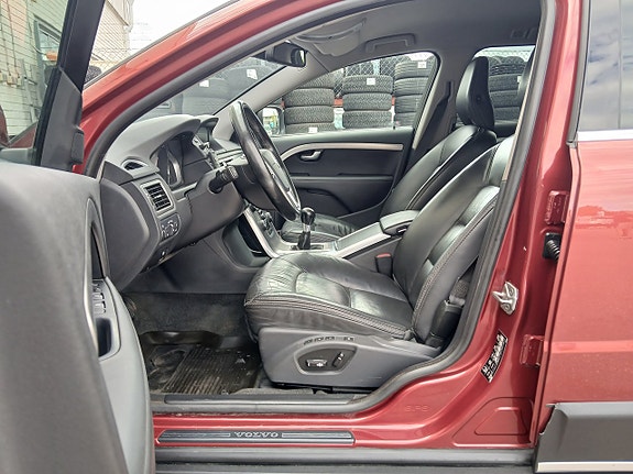 Volvo XC70 11 of 22
