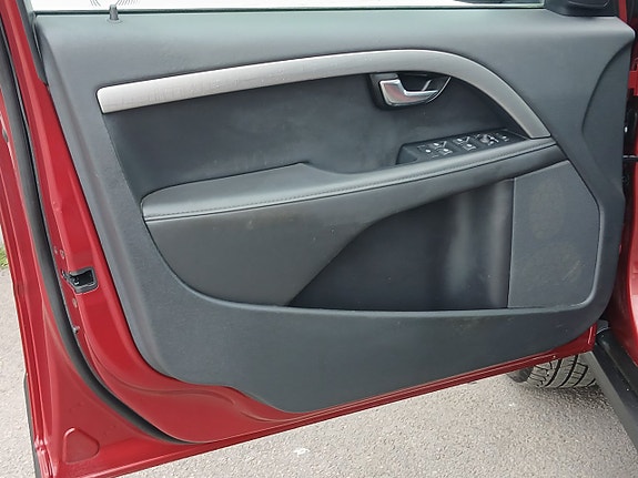 Volvo XC70 10 of 22
