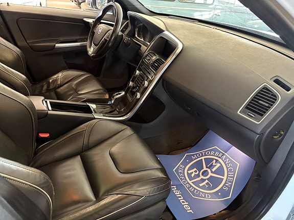 Volvo XC60 10 of 13