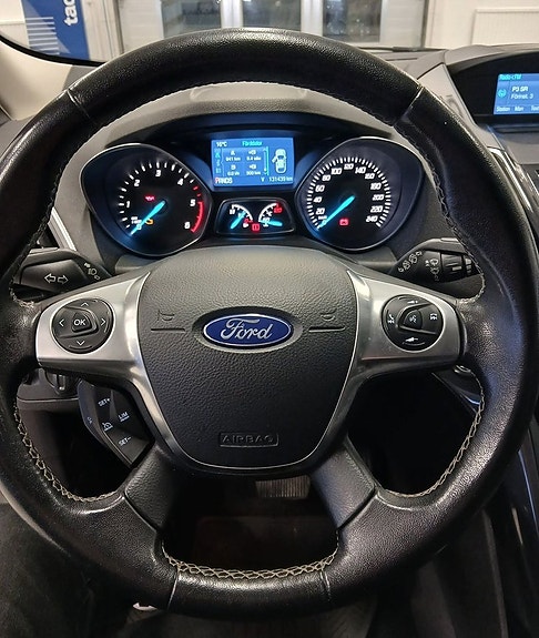Ford Kuga 10 of 19