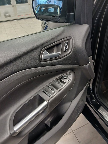 Ford Kuga 9 of 19