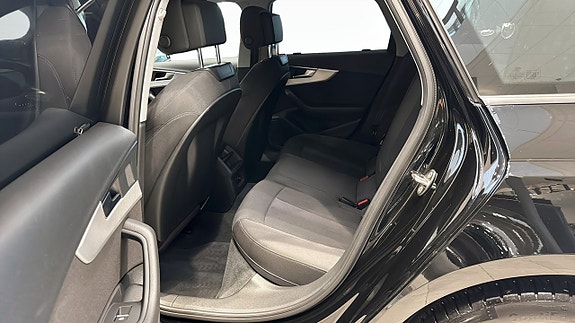 Audi A4 9 of 15