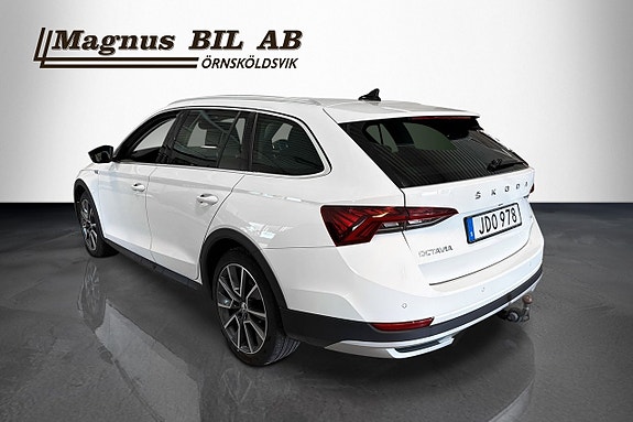 Skoda Octavia Scout 4 of 16