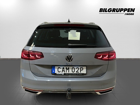 Volkswagen Passat 5 of 17