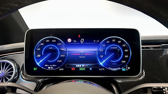 Mercedes-Benz EQE300 13 of 15