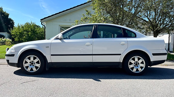 Volkswagen Passat 5 of 8