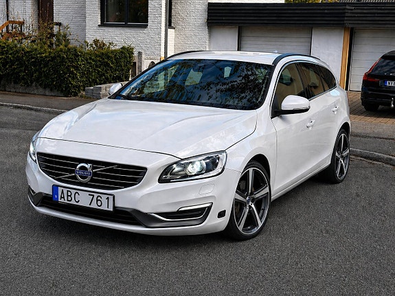 Volvo V60 2 of 9