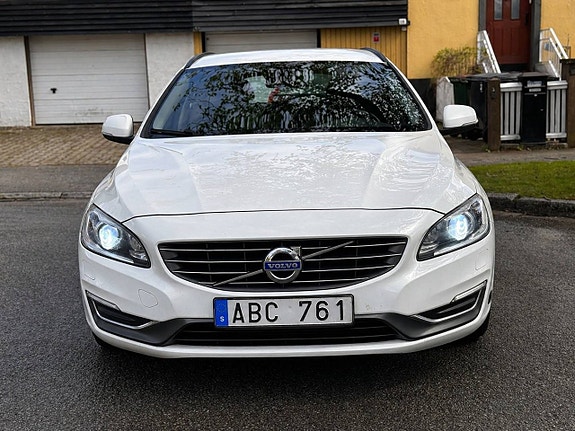 Volvo V60 3 of 9