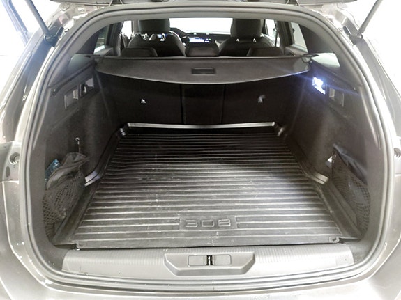 Peugeot 308 SW 15 of 15