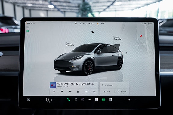Tesla Model Y 9 of 28