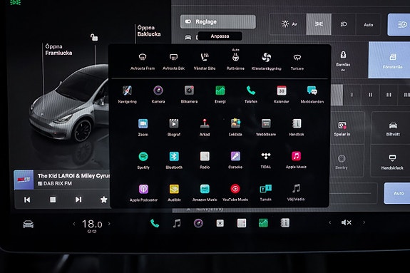 Tesla Model Y 18 of 28