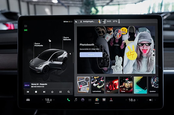 Tesla Model Y 20 of 28